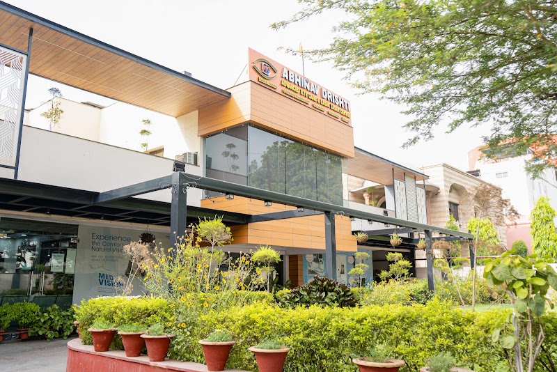 Abhinav Drishti Eye Hospital Lucknow